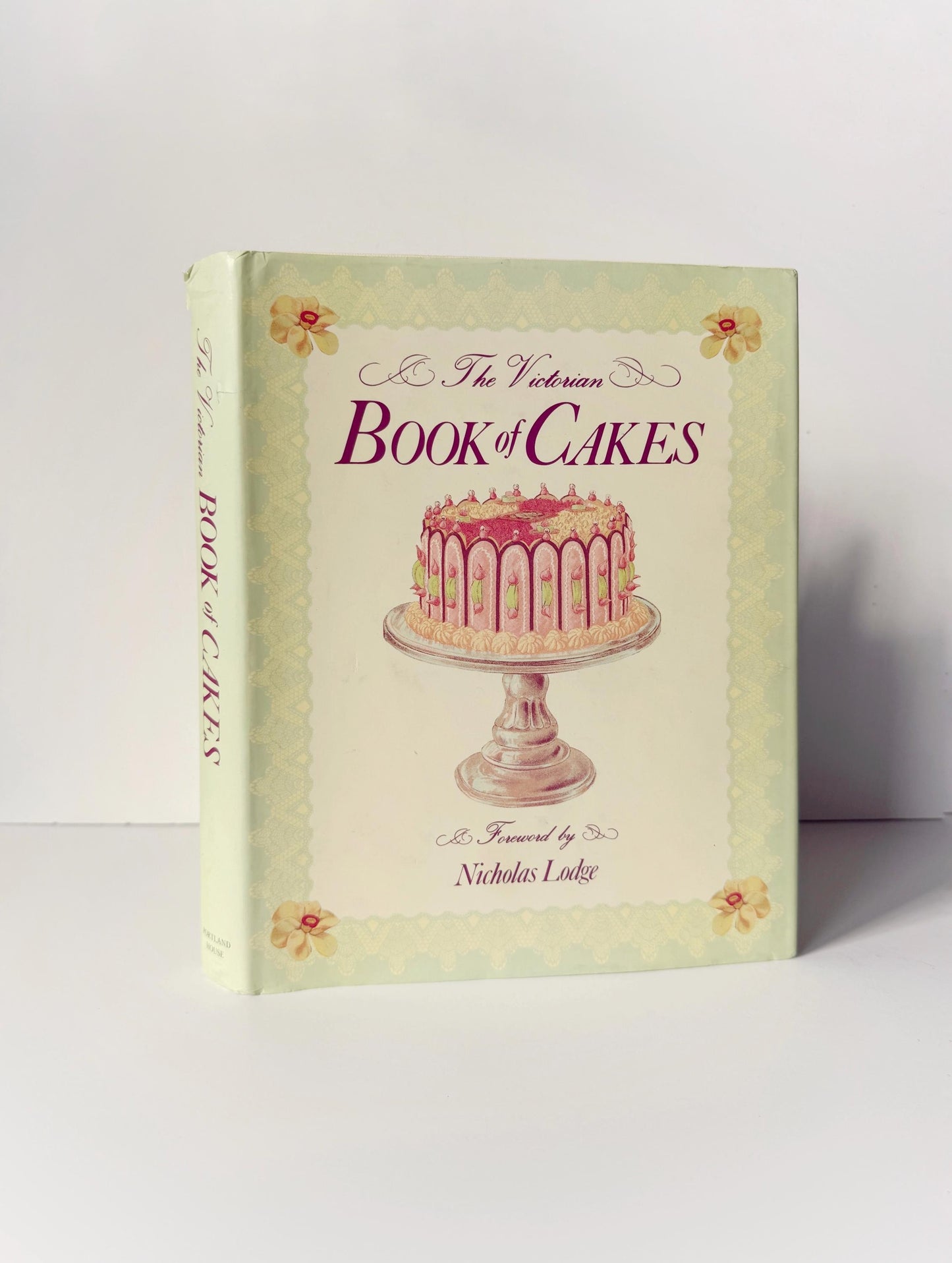 1991 The Victorian Book of Cakes