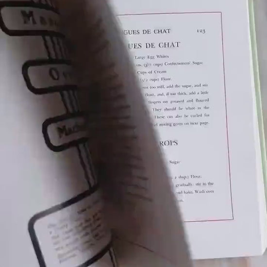 1991 The Victorian Book of Cakes